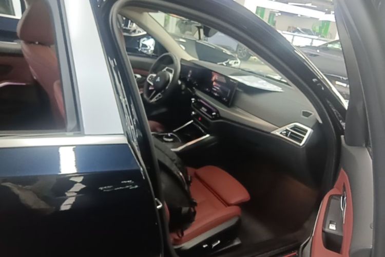 Used BMW i3 2025 eDrive 35 L Right Front Seat
