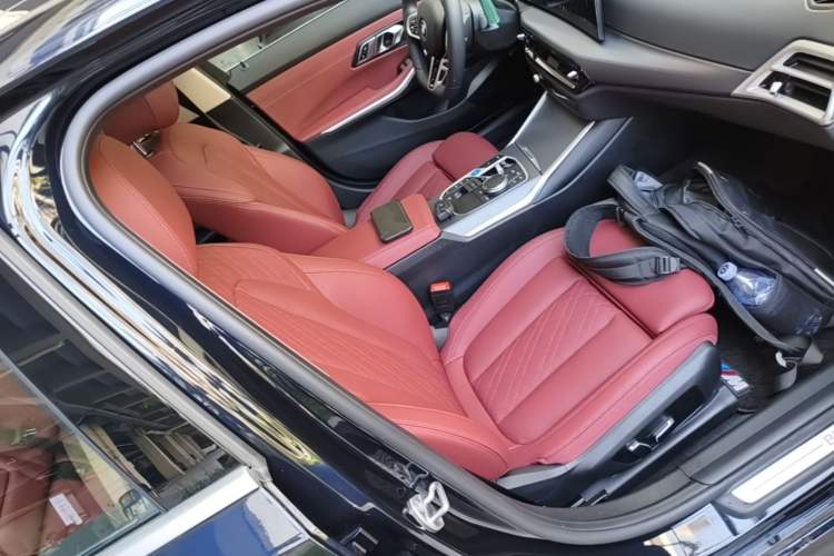 Used BMW i3 2025 eDrive 35 L Right Front Seat