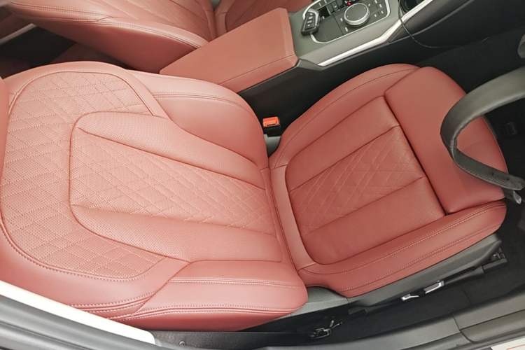 Used BMW i3 2025 eDrive 35 L Right Front Seat
