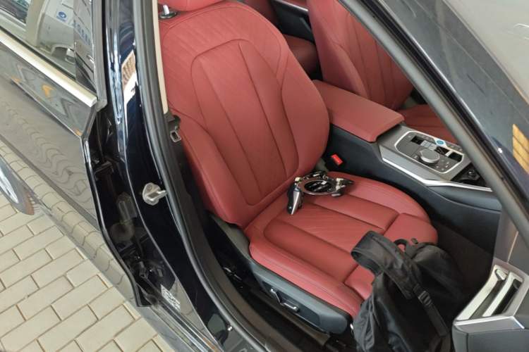 Used BMW i3 2025 eDrive 35 L Right Front Seat