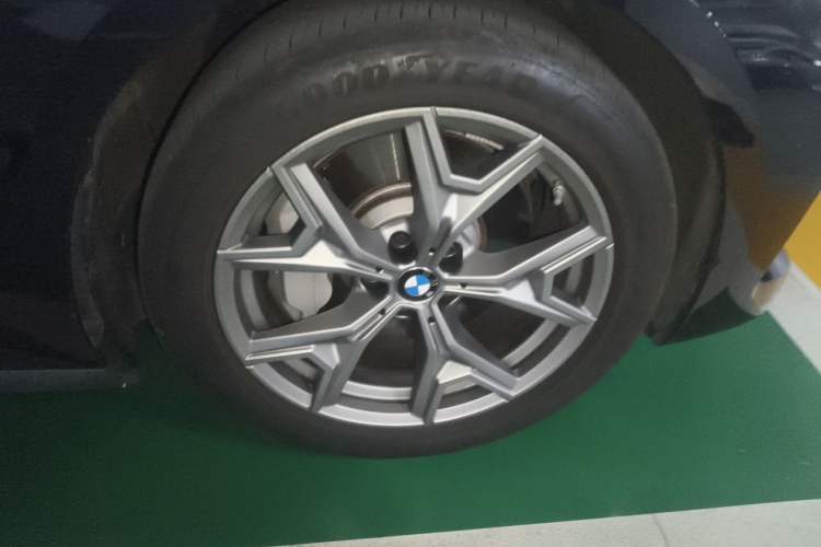 Used BMW i3 2025 eDrive 35 L Right Front Wheel Hub