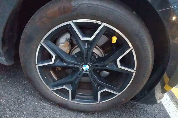 Used BMW i3 2025 eDrive 40 L Midnight Edition Right Front Wheel Hub