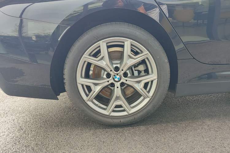 Used BMW i3 2025 eDrive 35 L Right Rear Wheel Hub