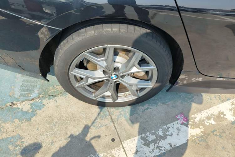Used BMW i3 2025 eDrive 35 L Right Rear Wheel Hub