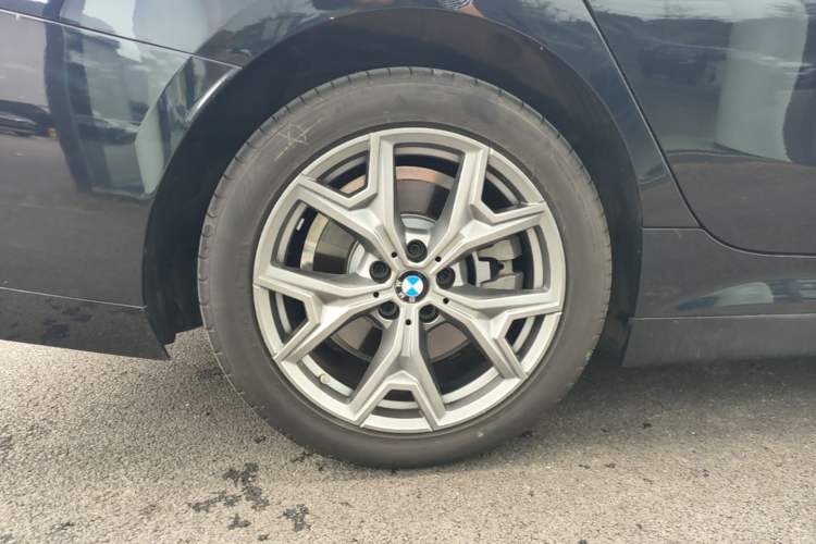 Used BMW i3 2025 eDrive 35 L Right Rear Wheel Hub