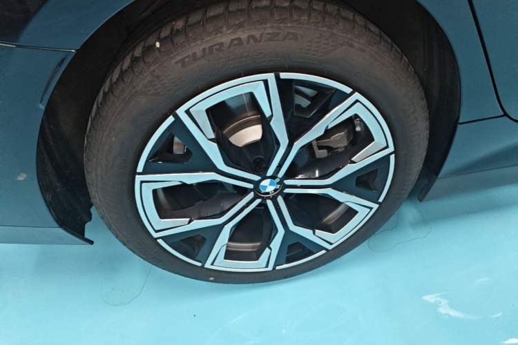 Used BMW i3 2025 eDrive 35 L Right Rear Wheel Hub