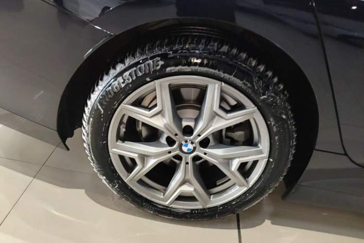 Used BMW i3 2025 eDrive 35 L Right Rear Wheel Hub