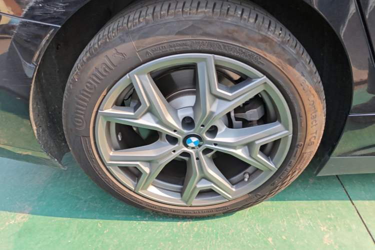Used BMW i3 2025 eDrive 35 L Right Rear Wheel Hub