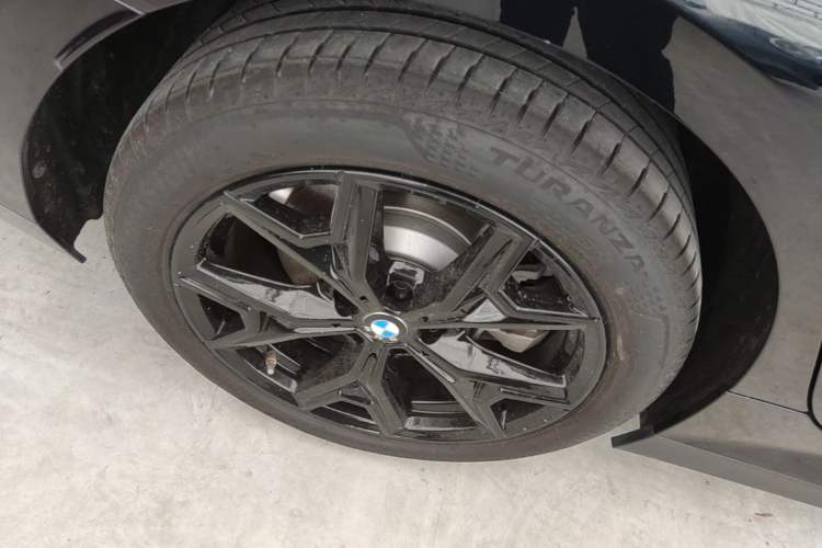 Used BMW i3 2025 eDrive 35 L Right Rear Wheel Hub