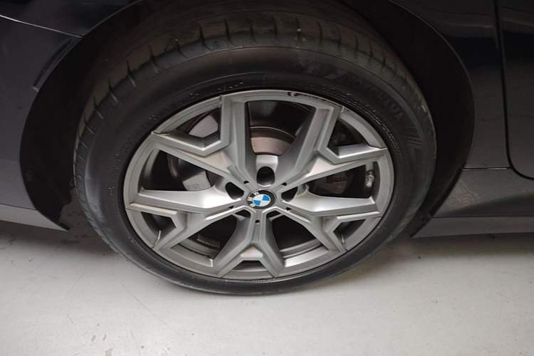 Used BMW i3 2025 eDrive 35 L Right Rear Wheel Hub