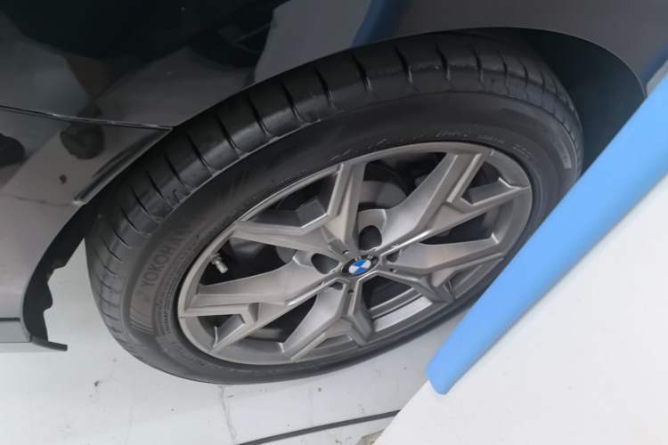 Used BMW i3 2025 eDrive 35 L Right Rear Wheel Hub
