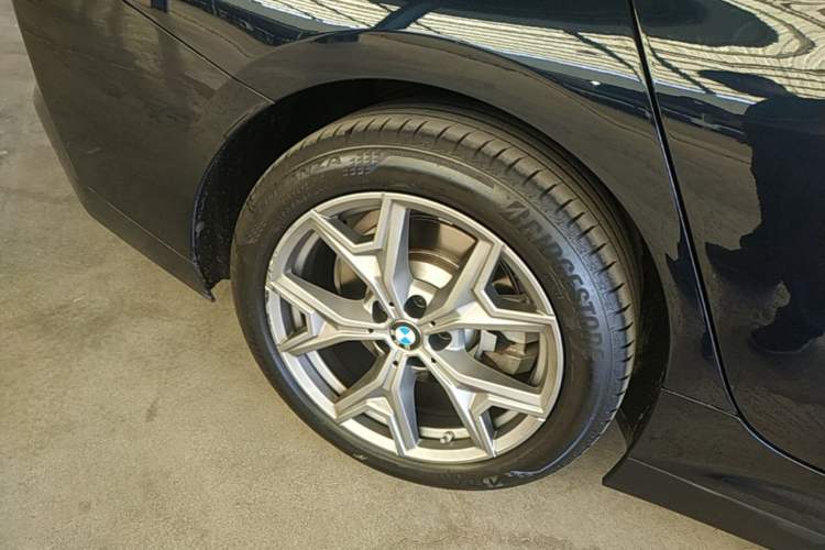Used BMW i3 2025 eDrive 35 L Right Rear Wheel Hub
