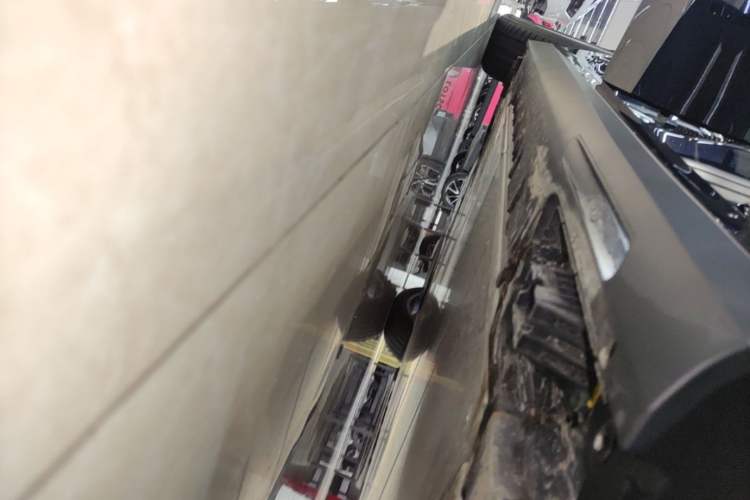 Used BMW i3 2025 eDrive 35 L Right Side Sill