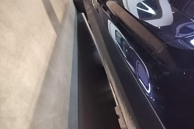 Used BMW i3 2025 eDrive 35 L Right Side Sill