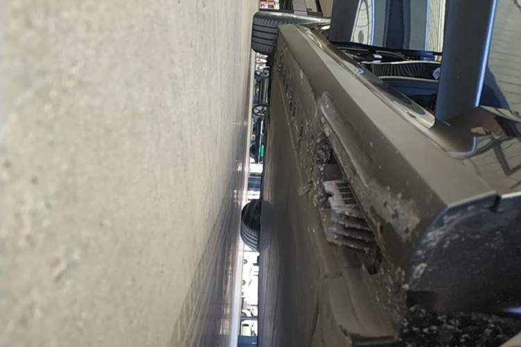 Used BMW i3 2025 eDrive 35 L Right Side Sill