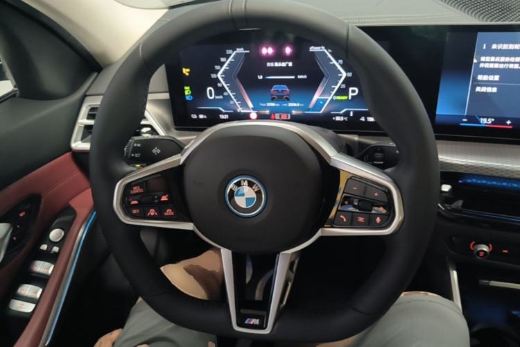 Used BMW i3 2025 eDrive 40 L Midnight Edition Steering Wheel