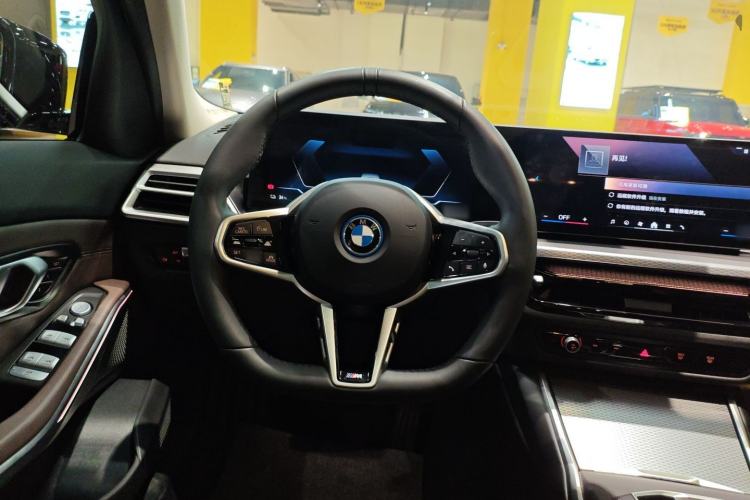 Used BMW i3 2025 eDrive 40 L Midnight Edition Steering Wheel