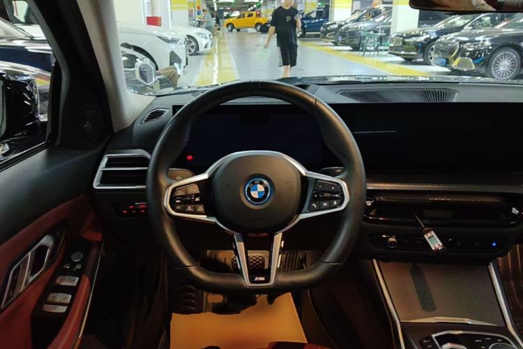 Used BMW i3 2025 eDrive 40 L Midnight Sports Package Steering Wheel