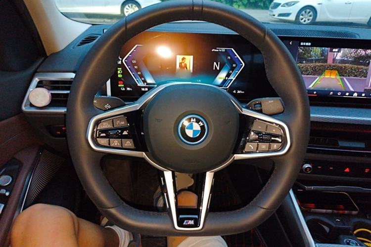 Used BMW i3 2025 eDrive 40 L Midnight Edition Steering Wheel