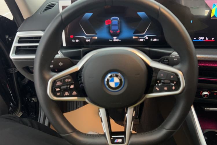 Used BMW i3 2025 eDrive 40 L Midnight Sports Package Steering Wheel