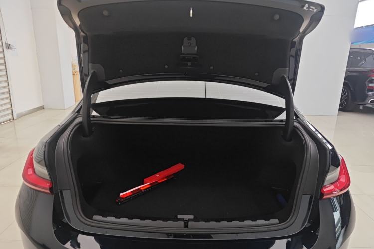 Used BMW i3 2025 eDrive 40 L Midnight Sports Package Trunk