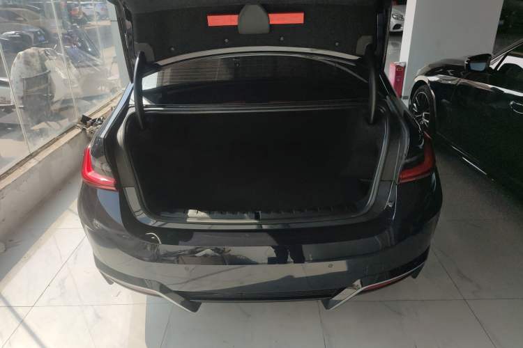 Used BMW i3 2025 eDrive 35 L Trunk