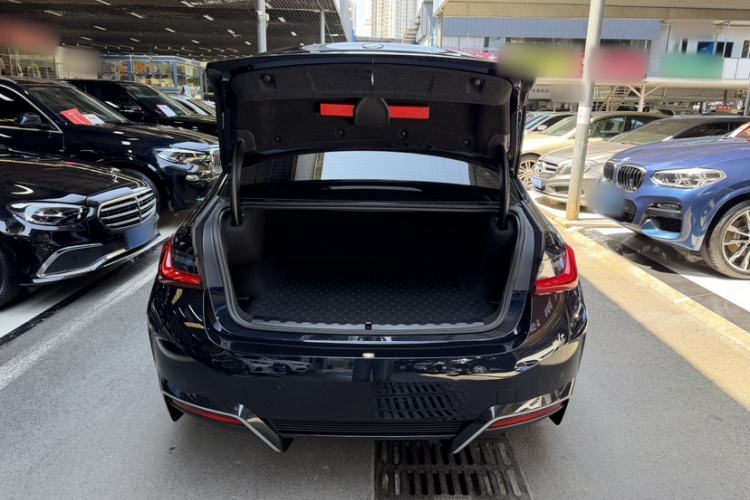 Used BMW i3 2025 eDrive 40 L Midnight Edition Trunk