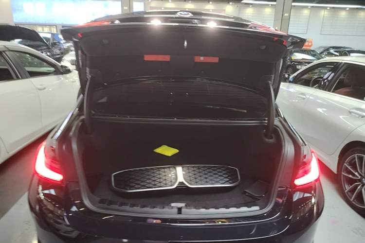 Used BMW i3 2025 eDrive 35 L Trunk