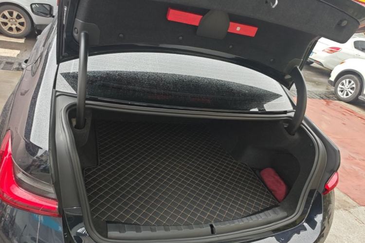 Used BMW i3 2025 eDrive 40 L Midnight Sports Package Trunk