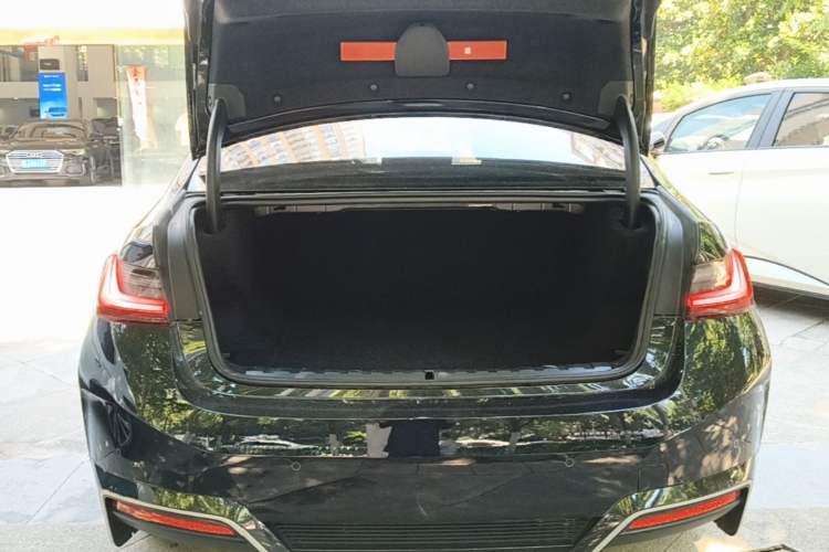 Used BMW i3 2025 eDrive 35 L Trunk