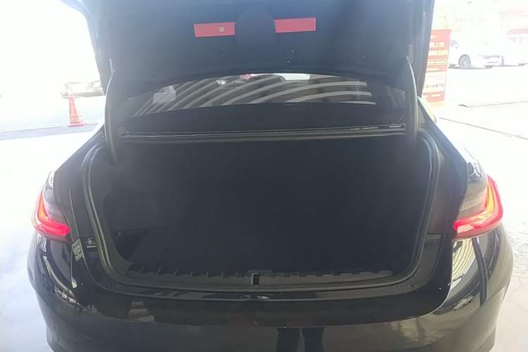 Used BMW i3 2025 eDrive 35 L Trunk