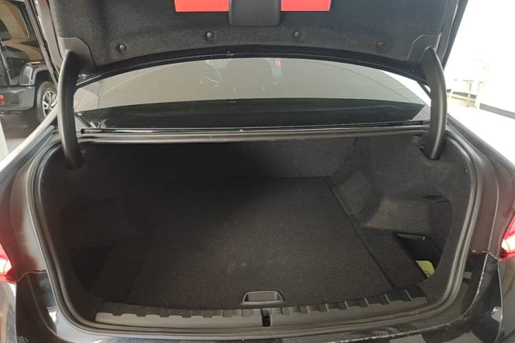 Used BMW i3 2025 eDrive 35 L Trunk