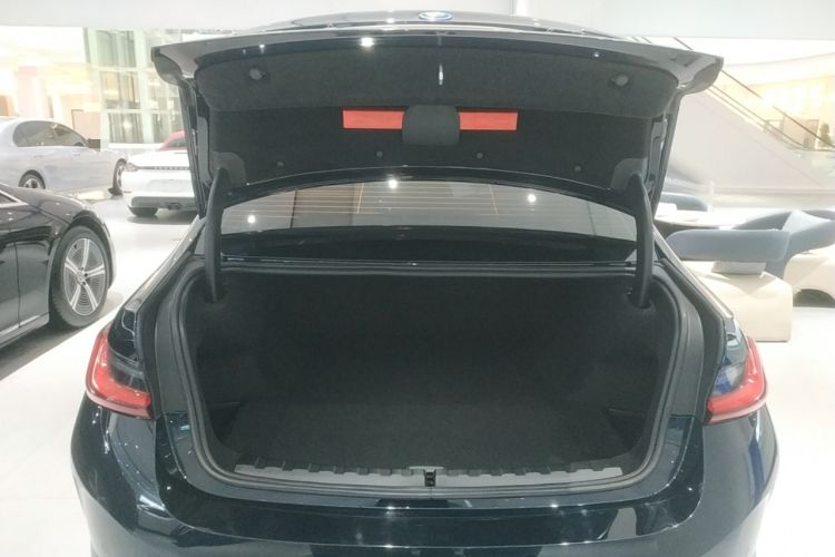 Used BMW i3 2025 eDrive 40 L Midnight Sports Package Trunk