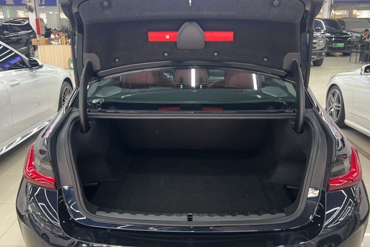 Used BMW i3 2025 eDrive 40 L Midnight Sports Package Trunk