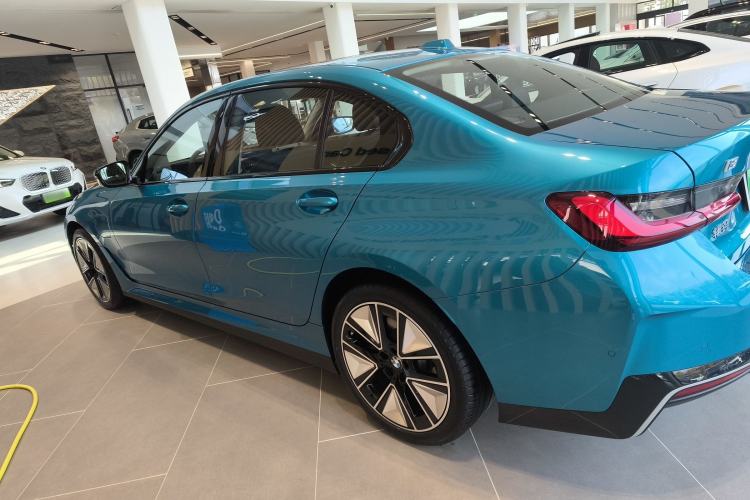 Used BMW i3 2025 eDrive 40 L Midnight Sports Package Exterior 3