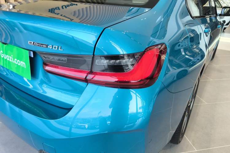 Used BMW i3 2025 eDrive 40 L Midnight Sports Package Exterior 6