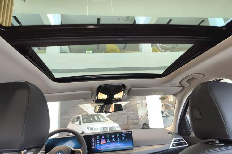 Used BMW i3 2025 eDrive 40 L Midnight Sports Package Headliner