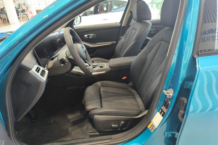Used BMW i3 2025 eDrive 40 L Midnight Sports Package Left Front Seat