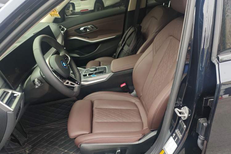 Used BMW i3 2025 eDrive 40 L Midnight Edition Left Front Seat