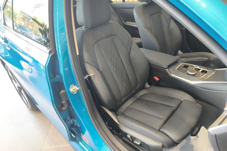 Used BMW i3 2025 eDrive 40 L Midnight Sports Package Right Front Seat