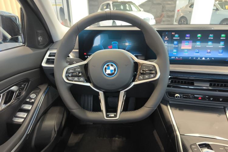 Used BMW i3 2025 eDrive 40 L Midnight Sports Package Steering Wheel