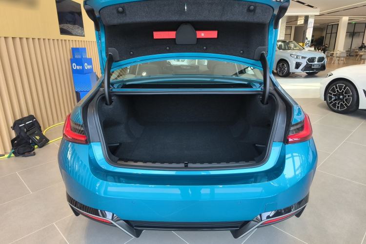 Used BMW i3 2025 eDrive 40 L Midnight Sports Package Trunk
