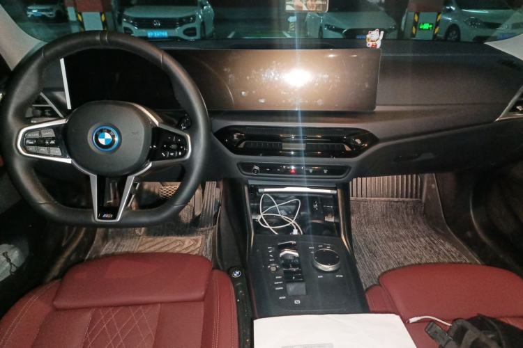 Used BMW i3 2025 eDrive 35 L Center Console