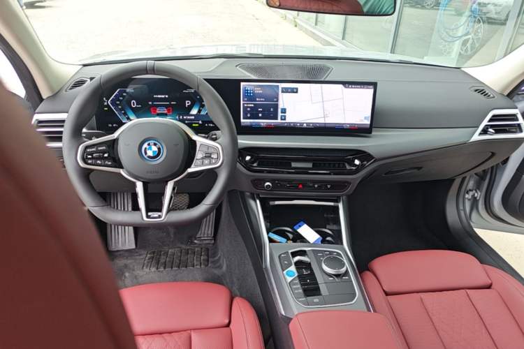 Used BMW i3 2025 eDrive 35 L Center Console