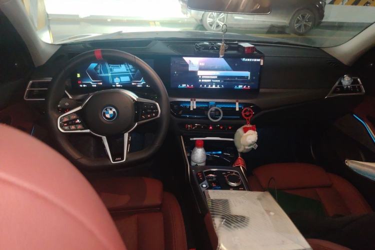 Used BMW i3 2025 eDrive 40 L Midnight Sports Package Center Console