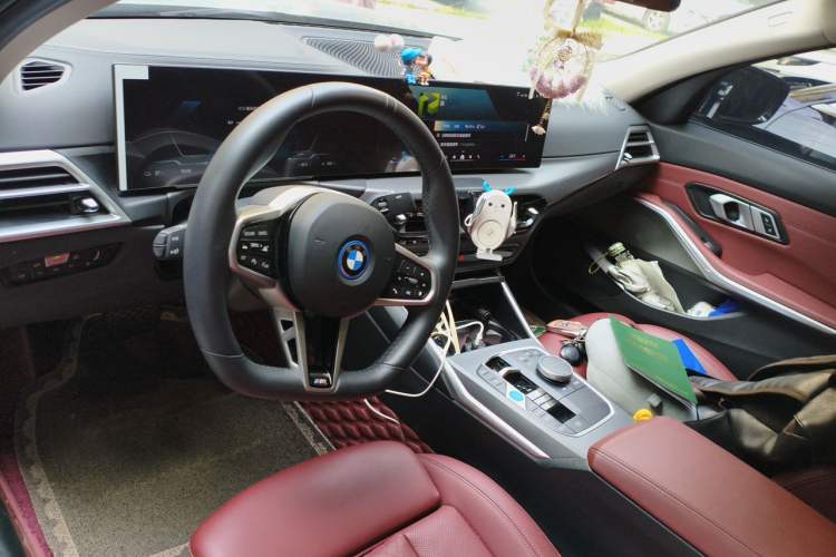 Used BMW i3 2025 eDrive 35 L Center Console