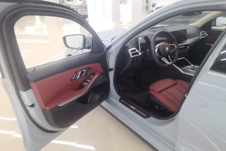 Used BMW i3 2025 eDrive 35 L Driver Seat