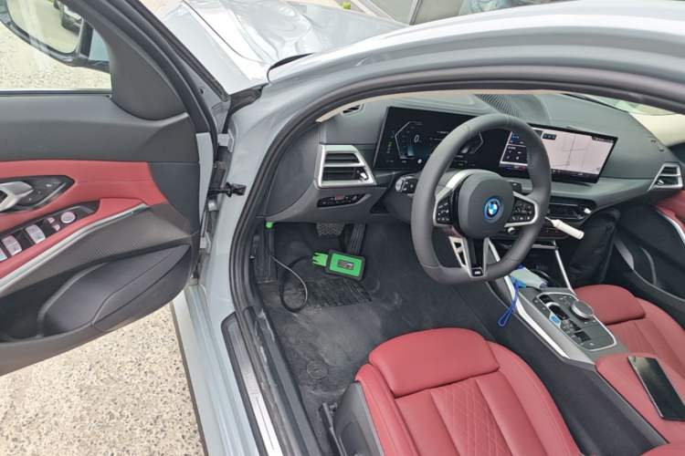 Used BMW i3 2025 eDrive 35 L Driver Seat