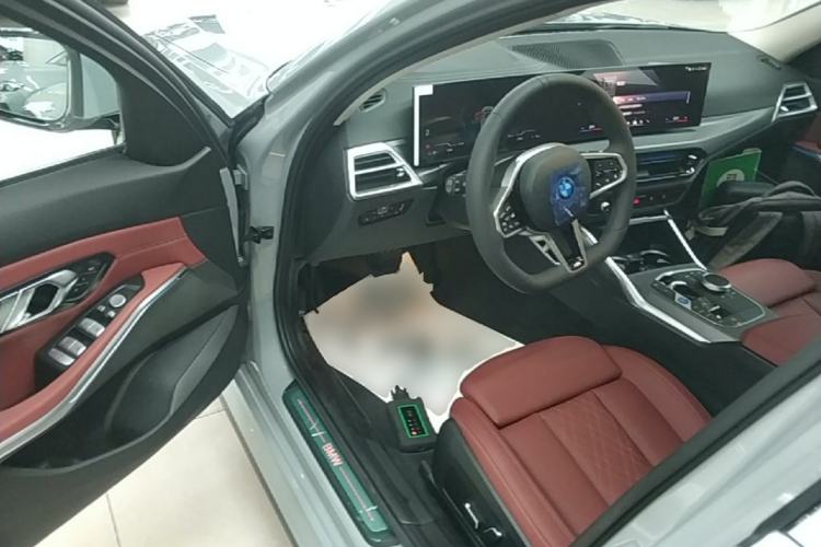 Used BMW i3 2025 eDrive 35 L Driver Seat