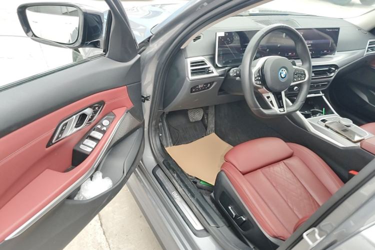 Used BMW i3 2025 eDrive 40 L Midnight Edition Driver Seat